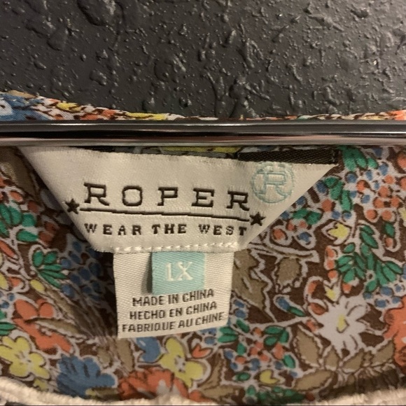 Women’s Roper Sleeveless Blouse - Picture 3 of 4